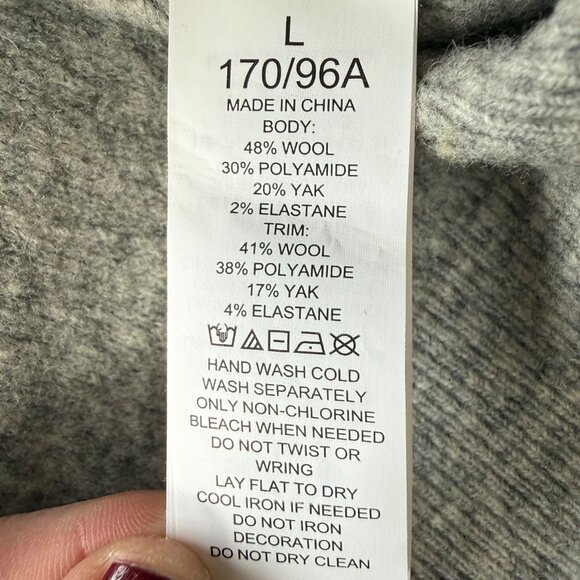 Kate Spade Embellished Sweater (Size L Great Condition) - Picture 10 of 16